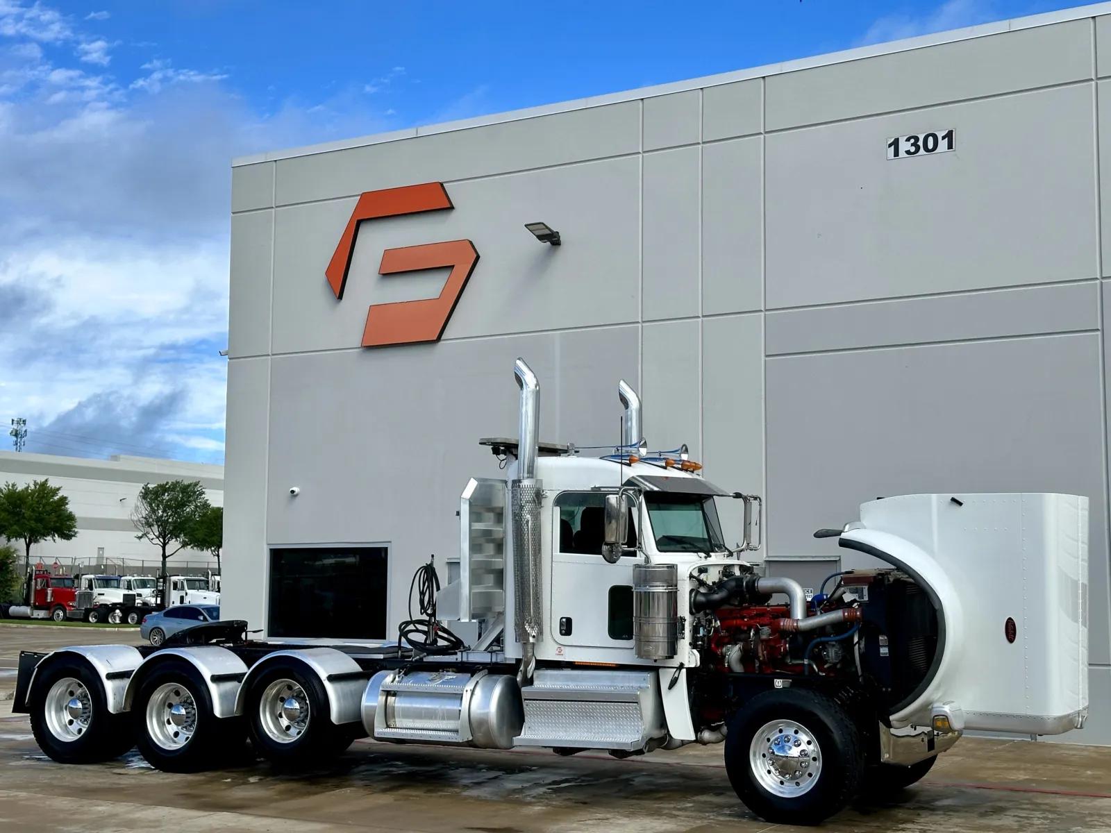 2019 Peterbilt 389 in Hutchins, TX — photo 9
