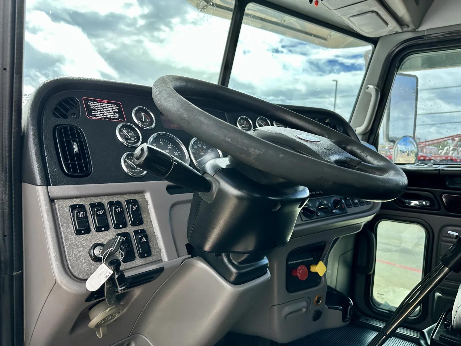2019 Peterbilt 389 in Hutchins, TX — photo 15