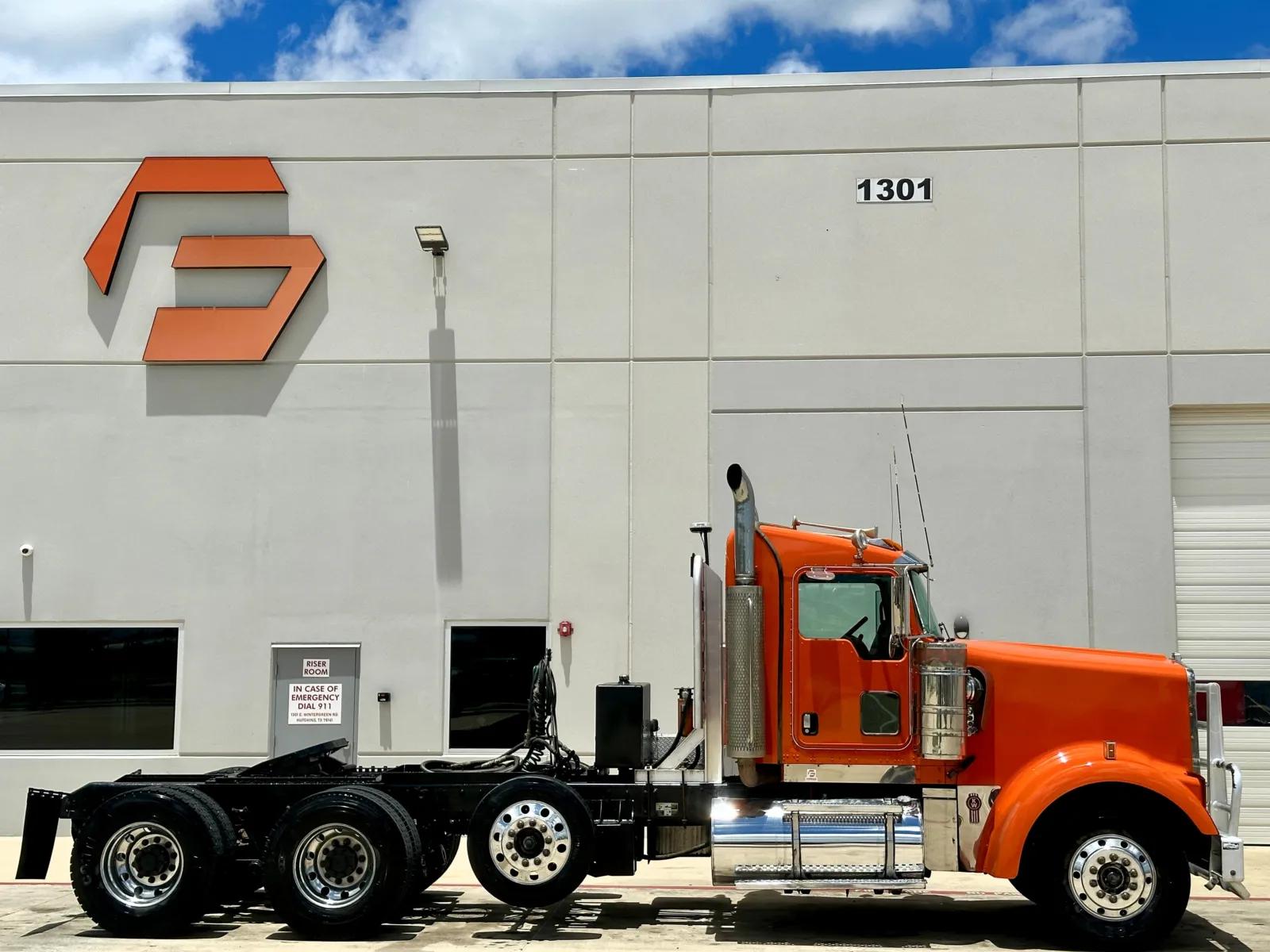 2007 Kenworth W900 in Hutchins, TX — photo 3