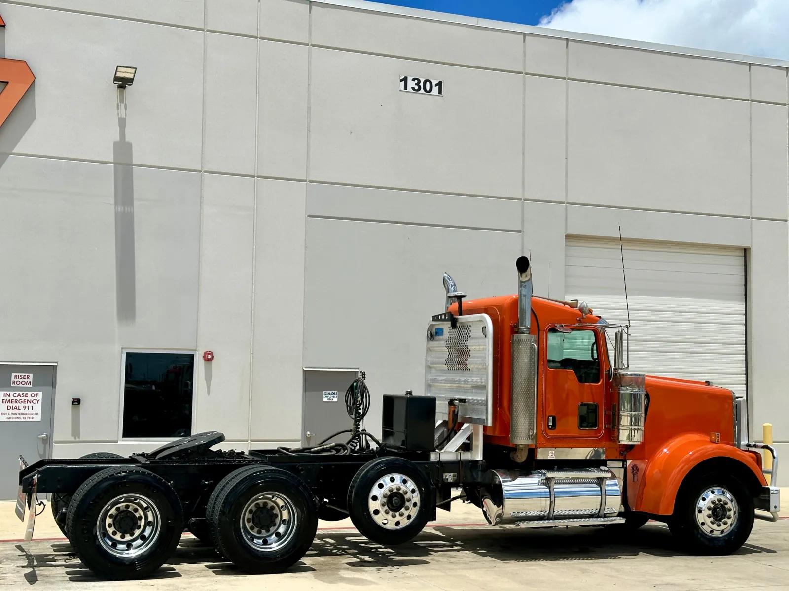2007 Kenworth W900 in Hutchins, TX — photo 5