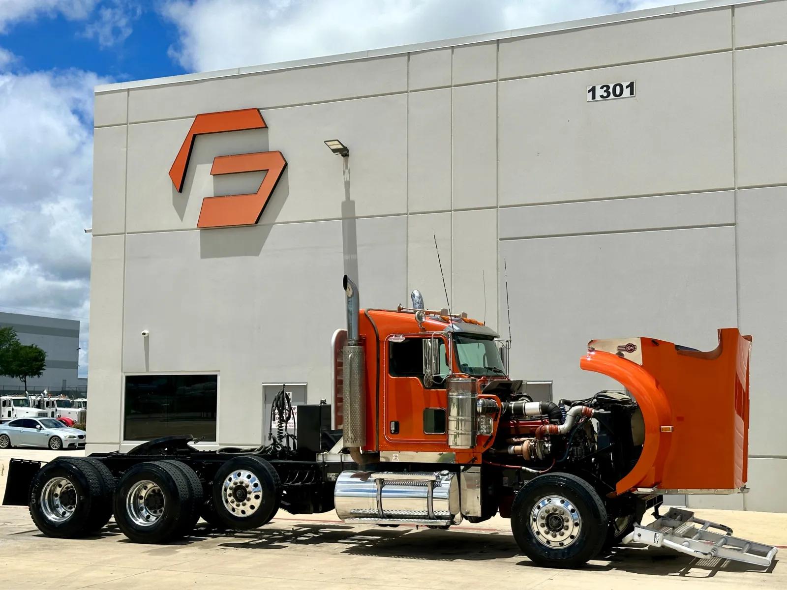 2007 Kenworth W900 in Hutchins, TX — photo 9