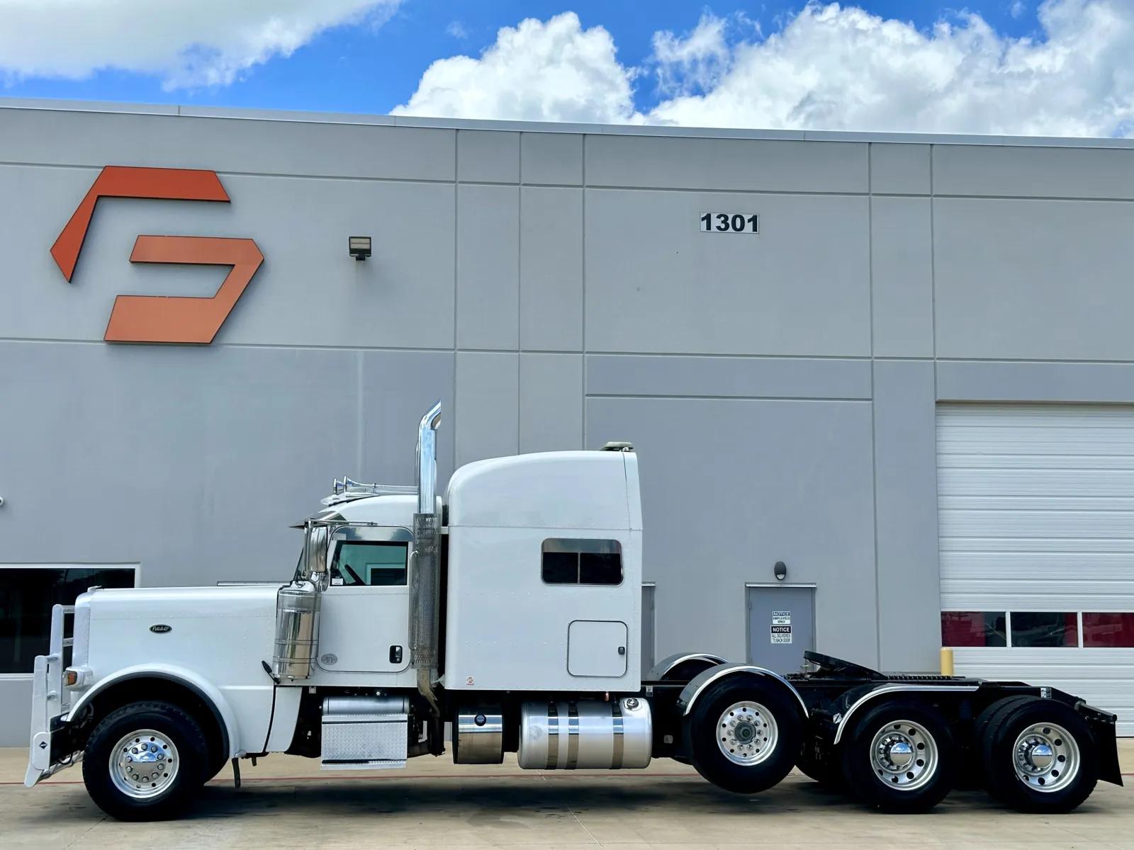 2019 Peterbilt 389 in Hutchins, TX — photo 4