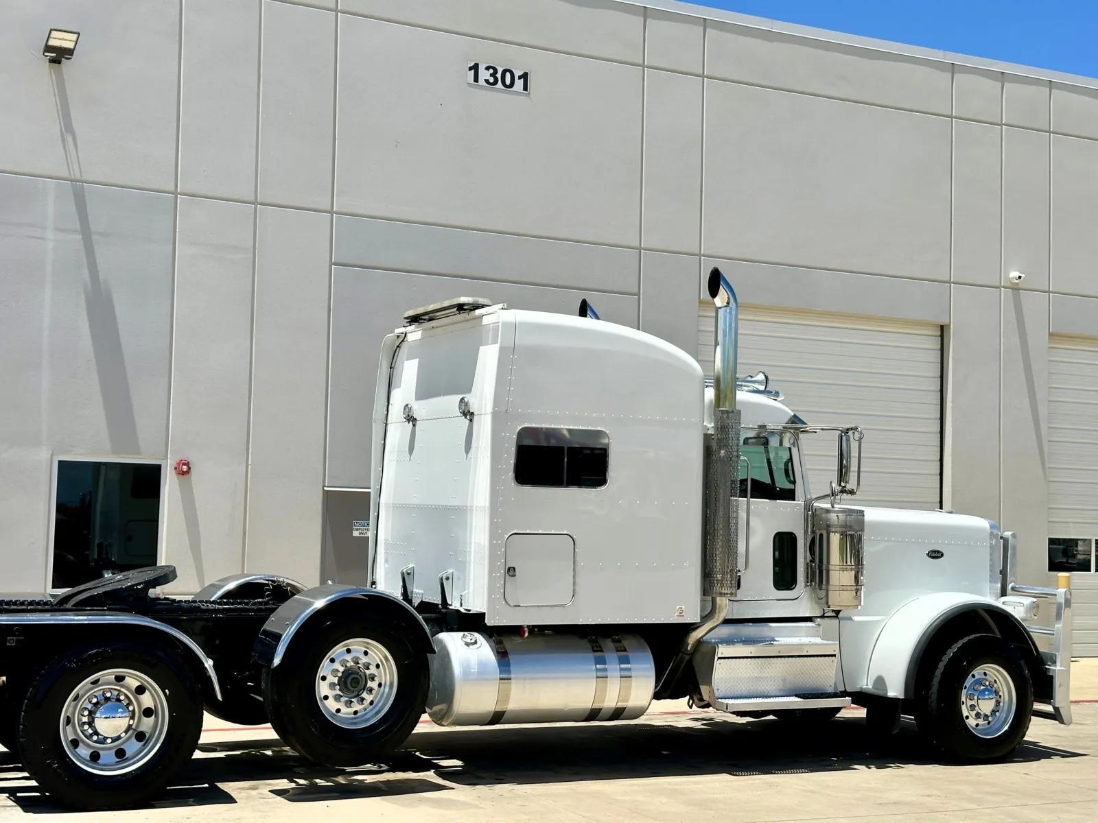 2019 Peterbilt 389 in Hutchins, TX — photo 7