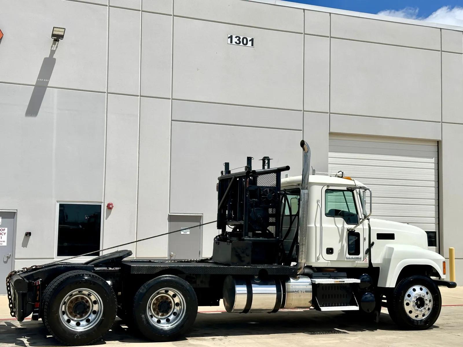 2015 Mack Pinnacle in Hutchins, TX — photo 5