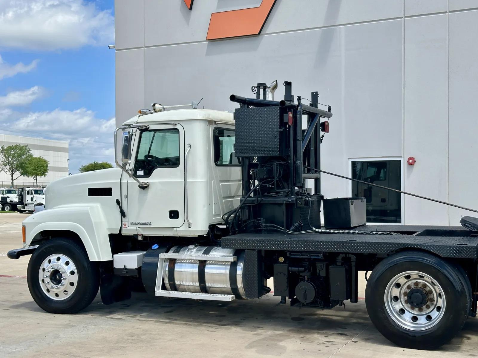 2015 Mack Pinnacle in Hutchins, TX — photo 10