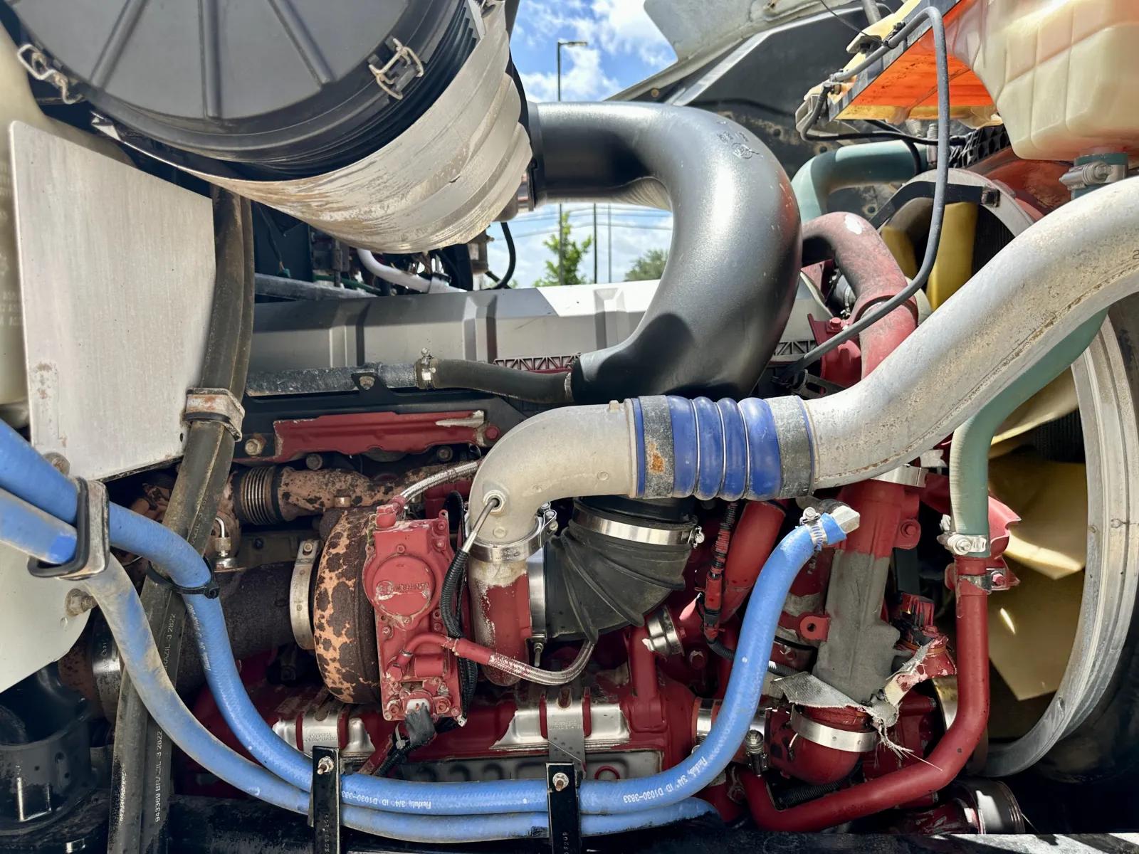 2015 Mack Pinnacle in Hutchins, TX — photo 12
