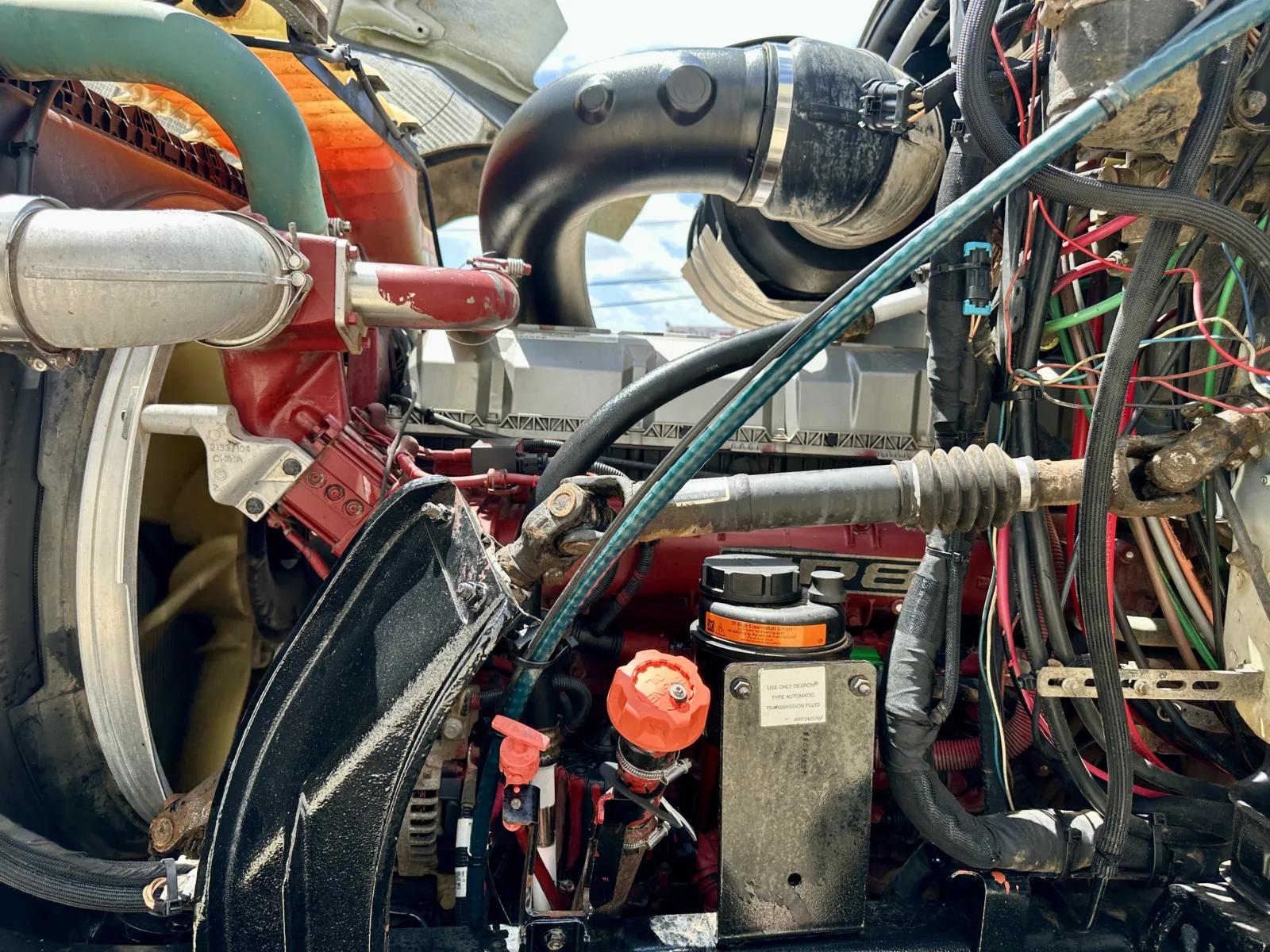 2015 Mack Pinnacle in Hutchins, TX — photo 13