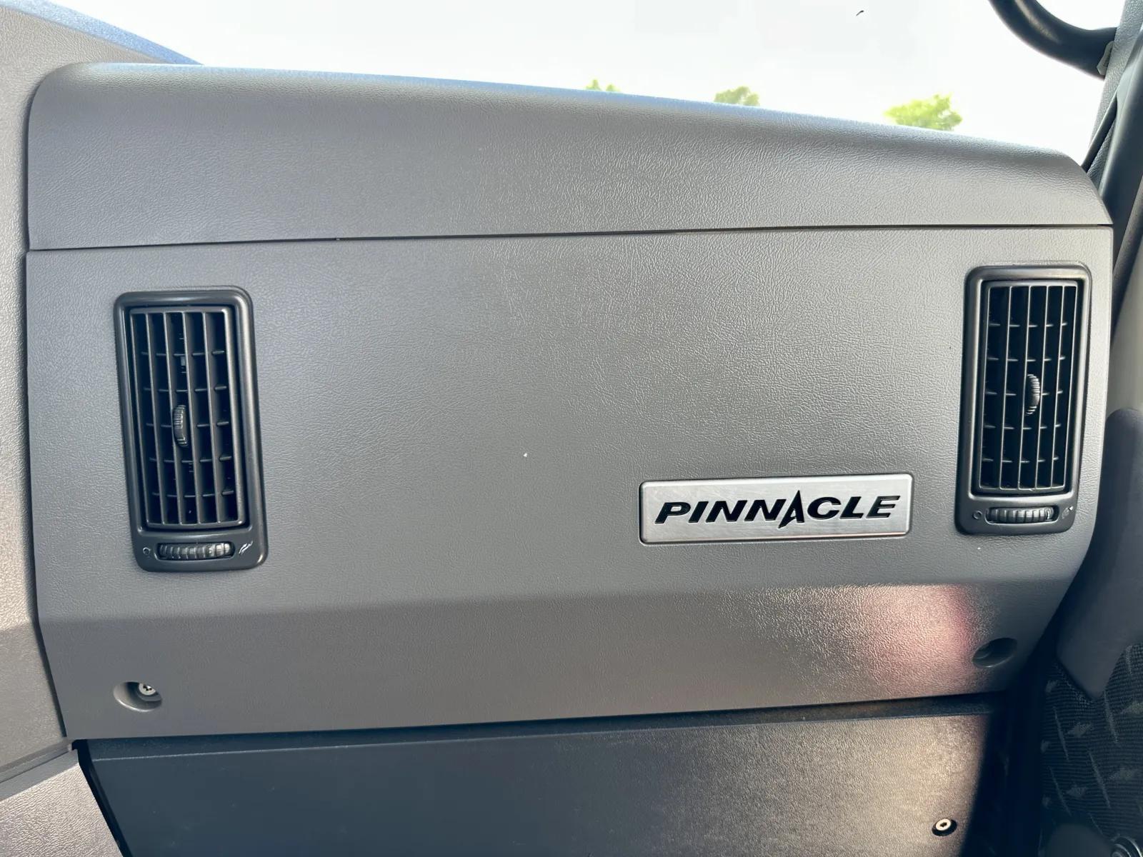 2015 Mack Pinnacle in Hutchins, TX — photo 19