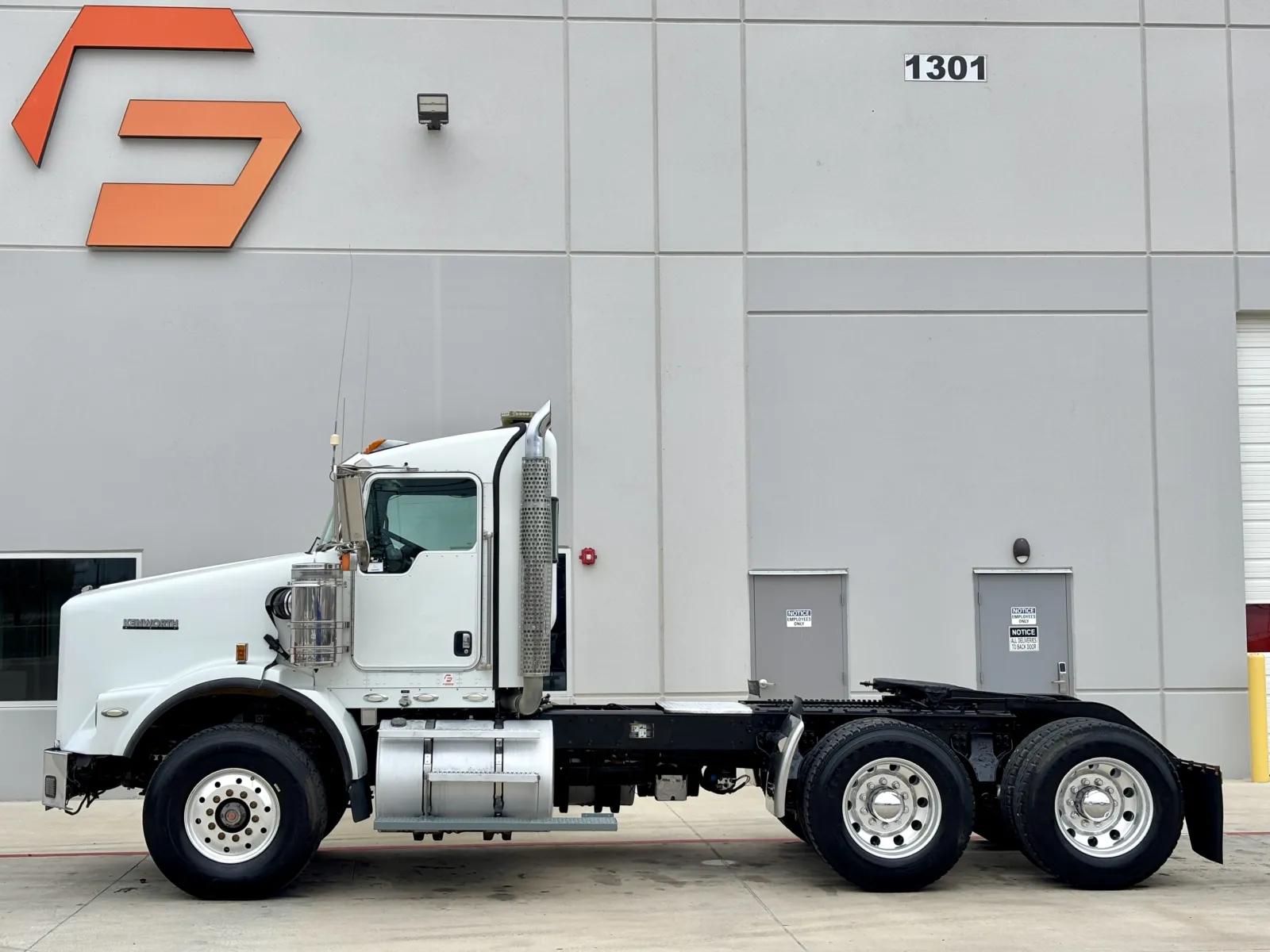 2013 Kenworth T800 in Hutchins, TX — photo 4