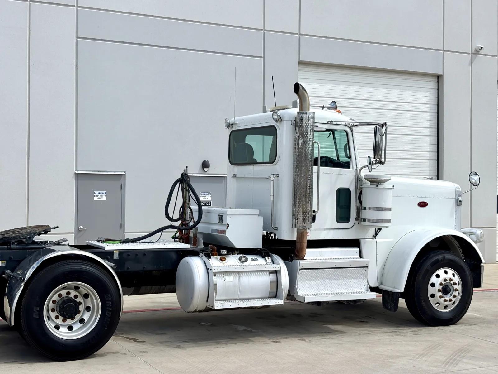 2018 Peterbilt 389 in Hutchins, TX — photo 7