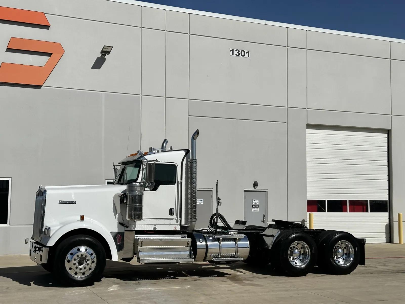 2019 Kenworth W900 in Hutchins, TX — photo 2