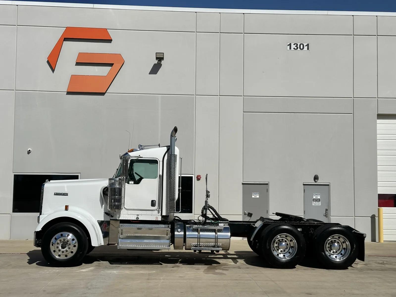 2019 Kenworth W900 in Hutchins, TX — photo 4