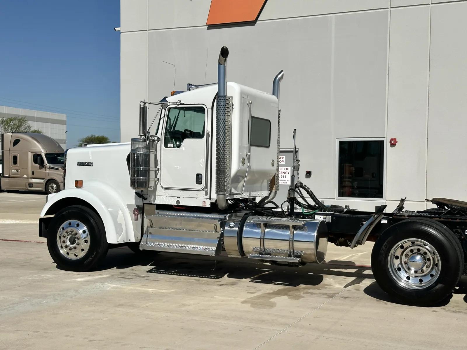 2019 Kenworth W900 in Hutchins, TX — photo 8