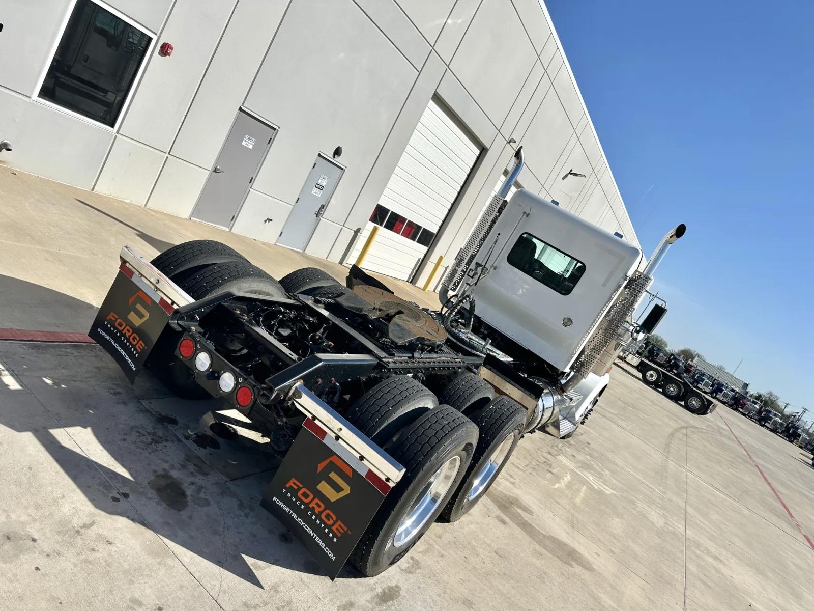 2019 Kenworth W900 in Hutchins, TX — photo 11
