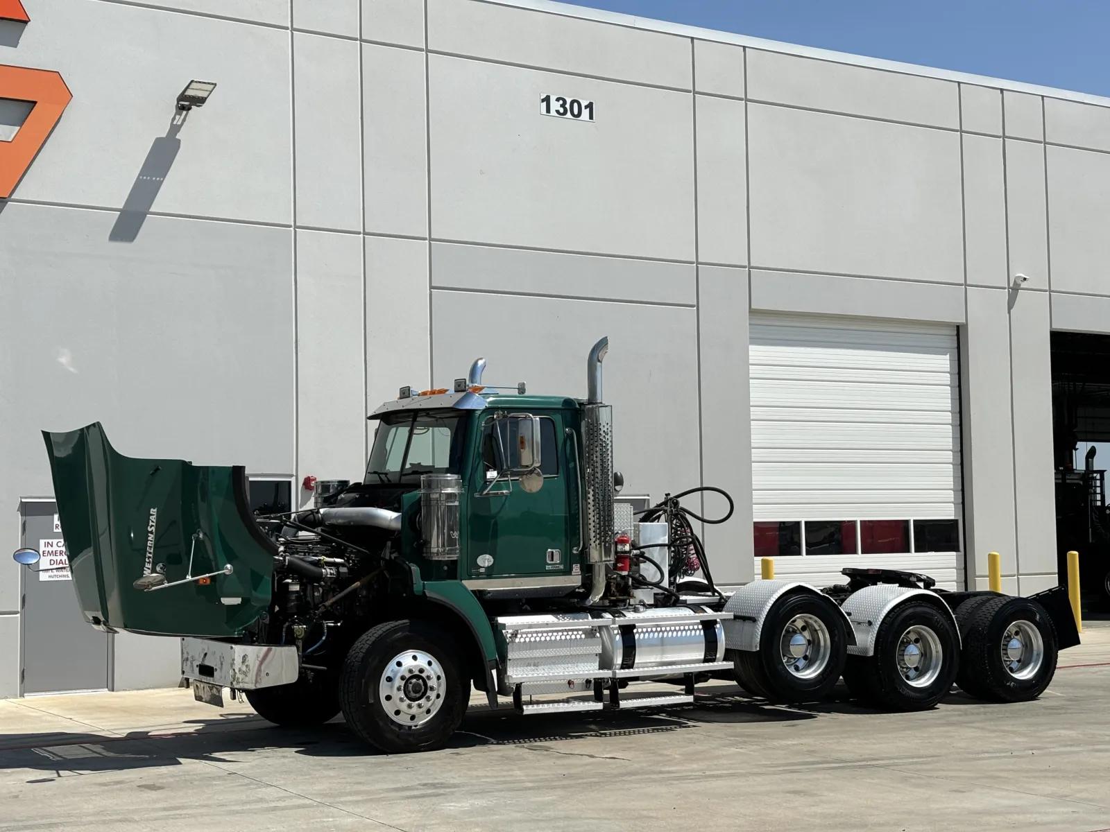 2015 Western Star 4900 in Hutchins, TX — photo 10