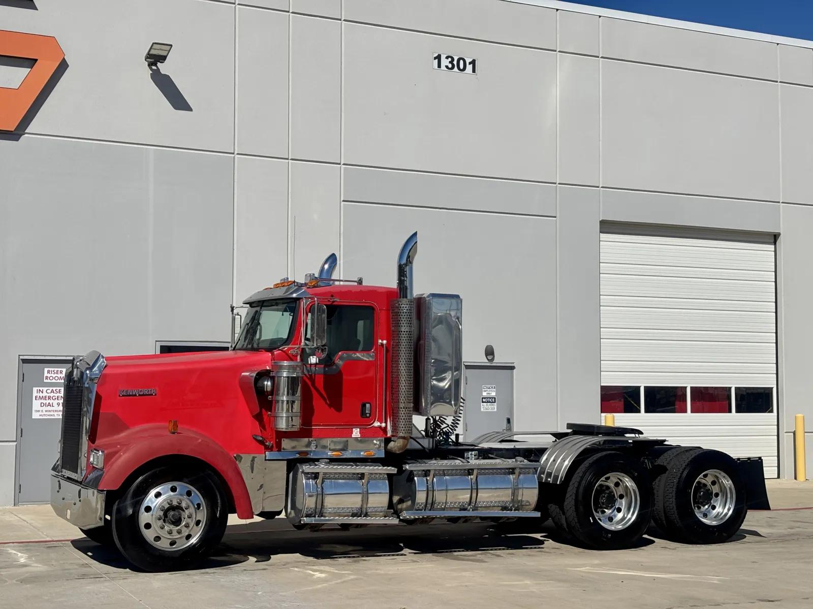 2009 Kenworth W900 in Hutchins, TX — photo 2