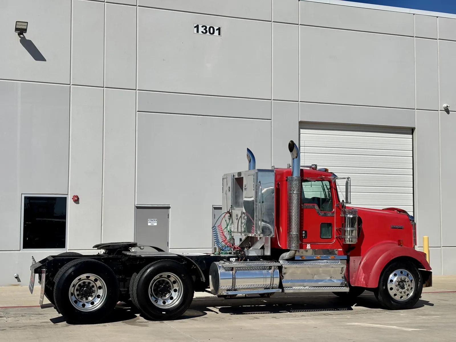 2009 Kenworth W900 in Hutchins, TX — photo 5