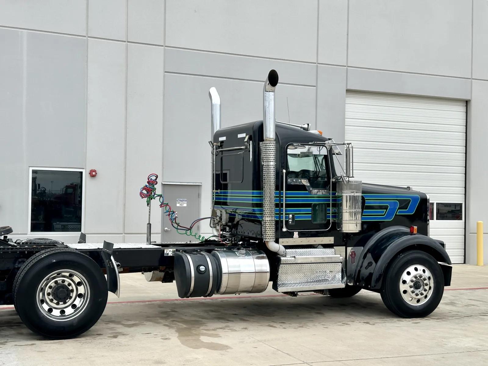 2020 Kenworth W900 in Hutchins, TX — photo 7