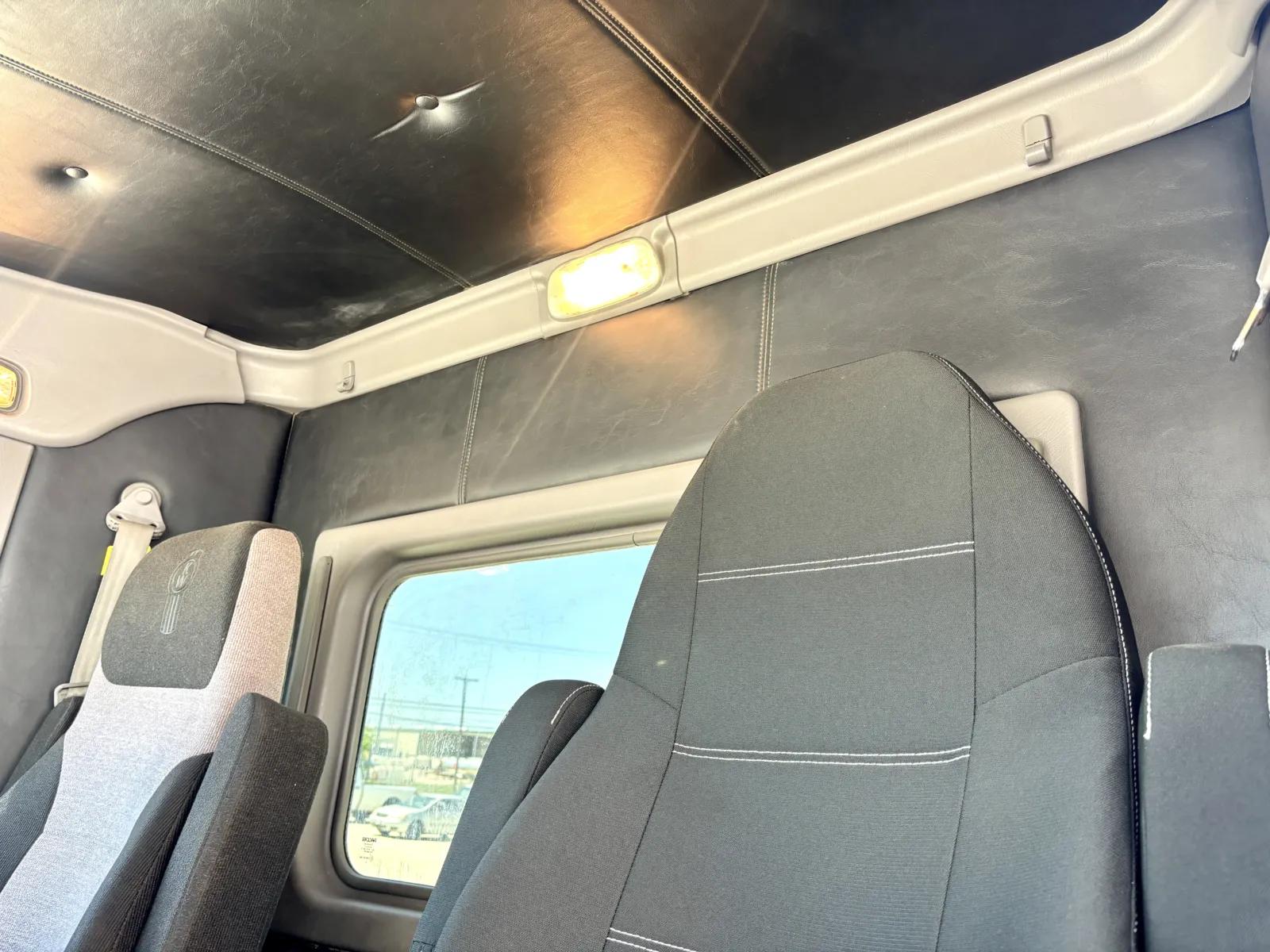 2020 Kenworth W900 in Hutchins, TX — photo 19