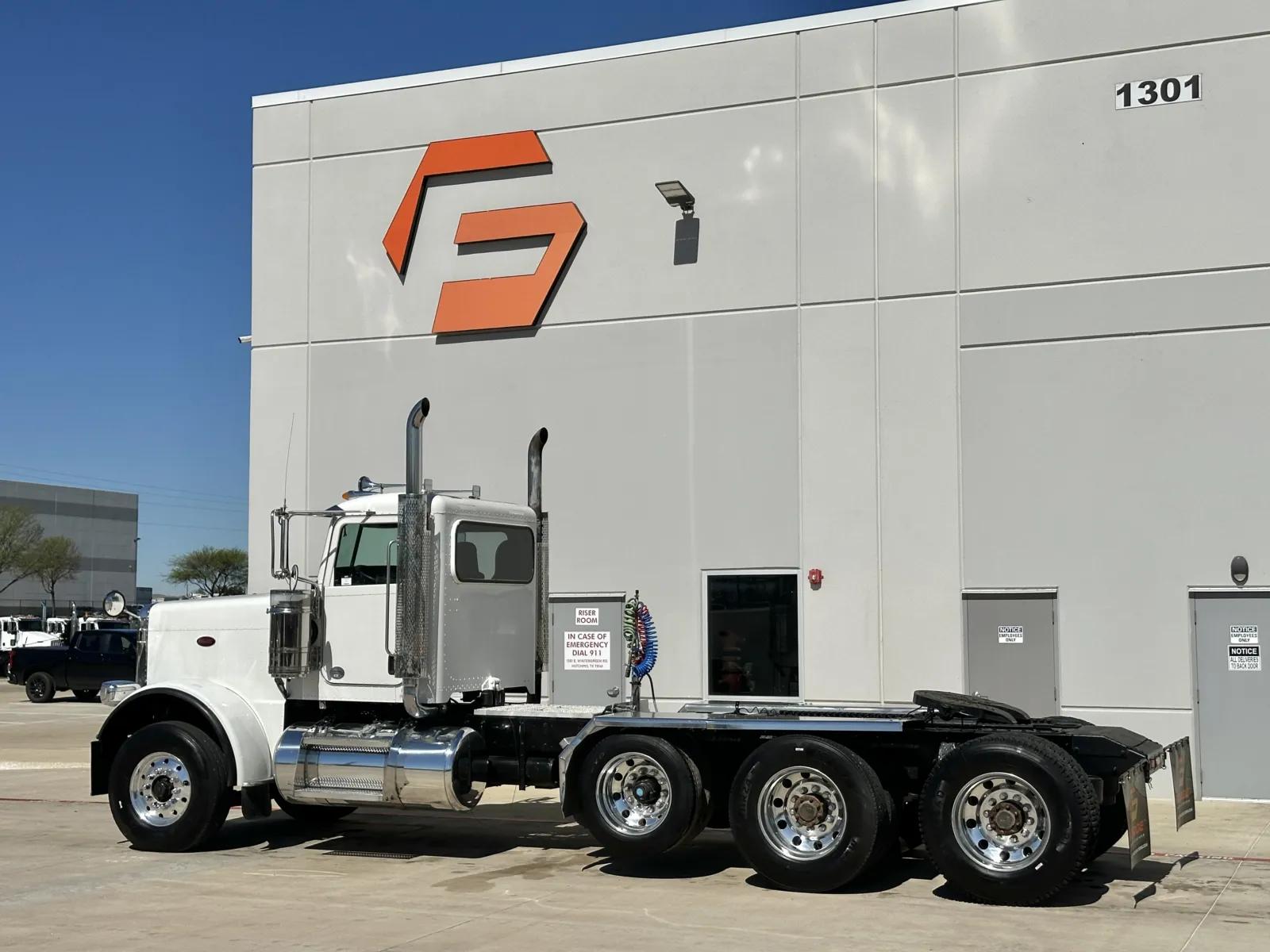 2019 Peterbilt 389 in Hutchins, TX — photo 6