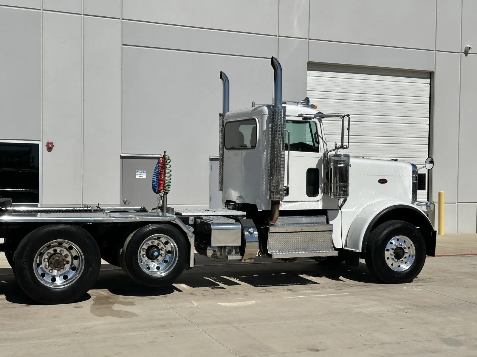 2019 Peterbilt 389 in Hutchins, TX — photo 7