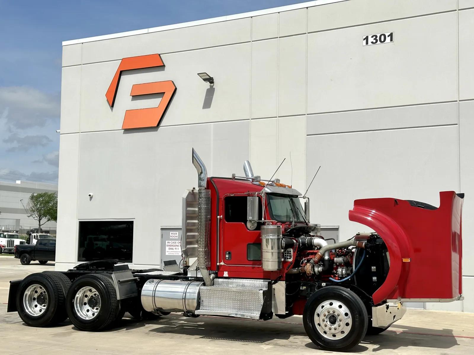 2014 Kenworth W900 in Hutchins, TX — photo 9