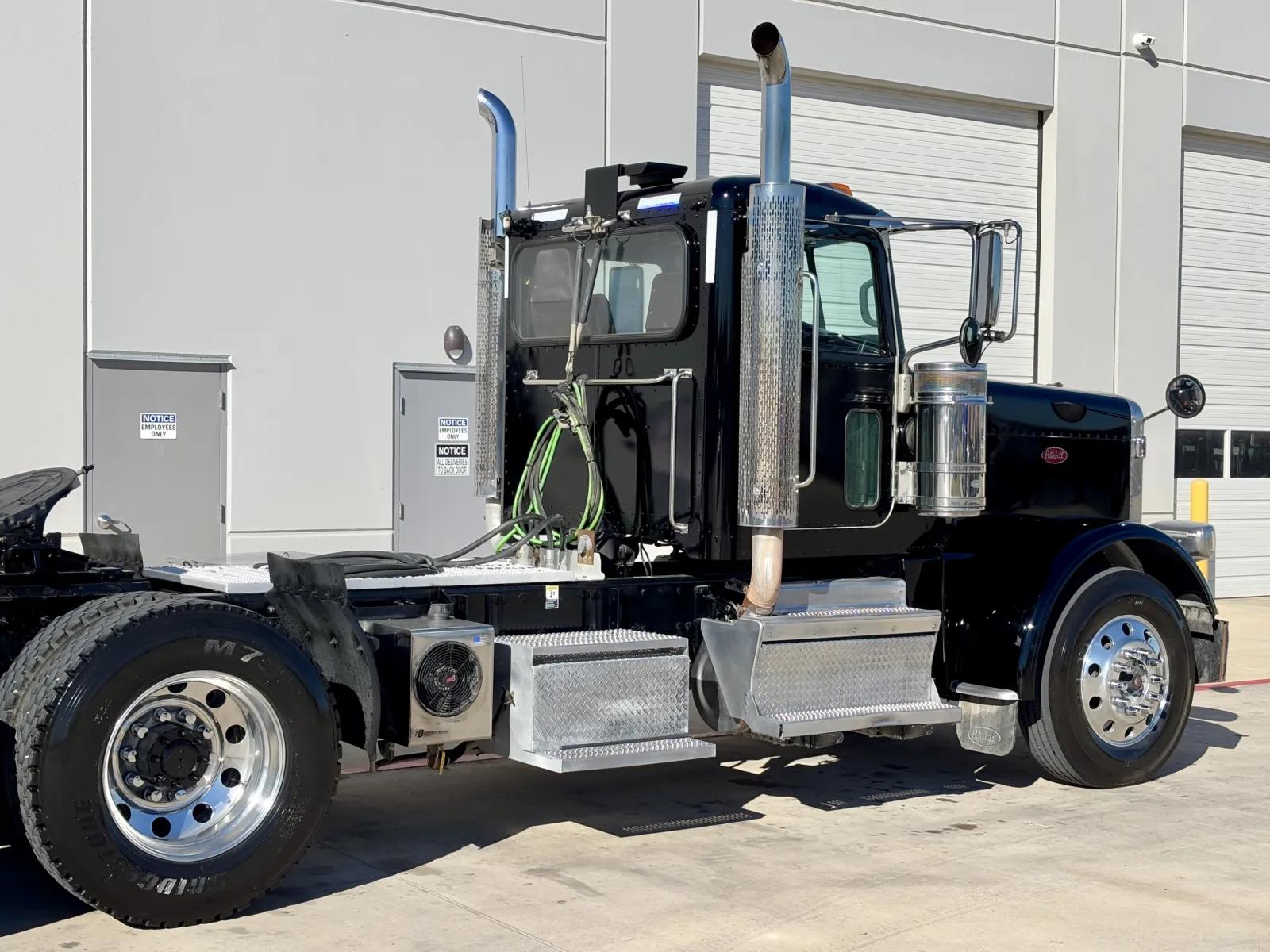 2018 Peterbilt 389 in Hutchins, TX — photo 7