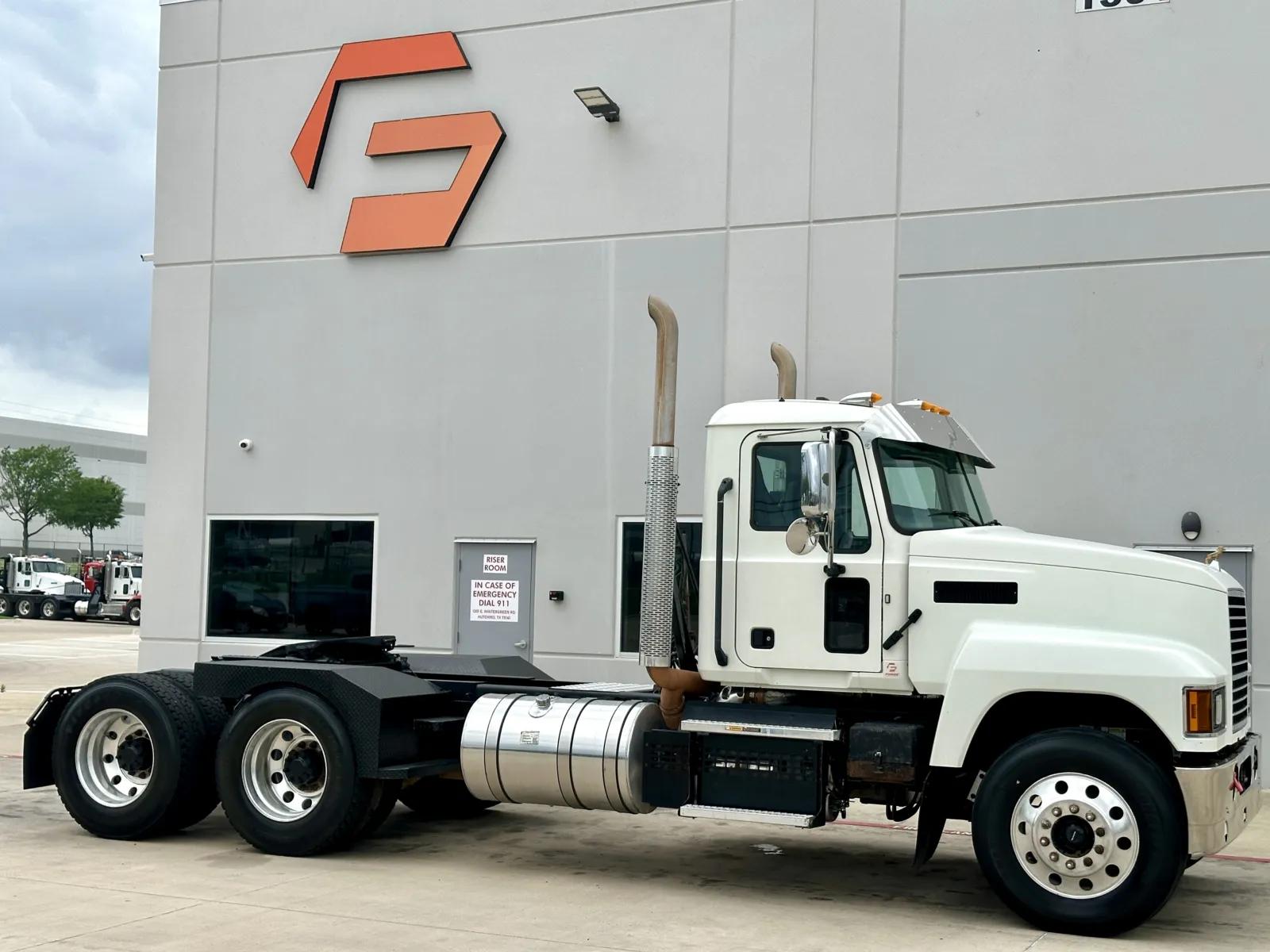 2019 Mack Pinnacle