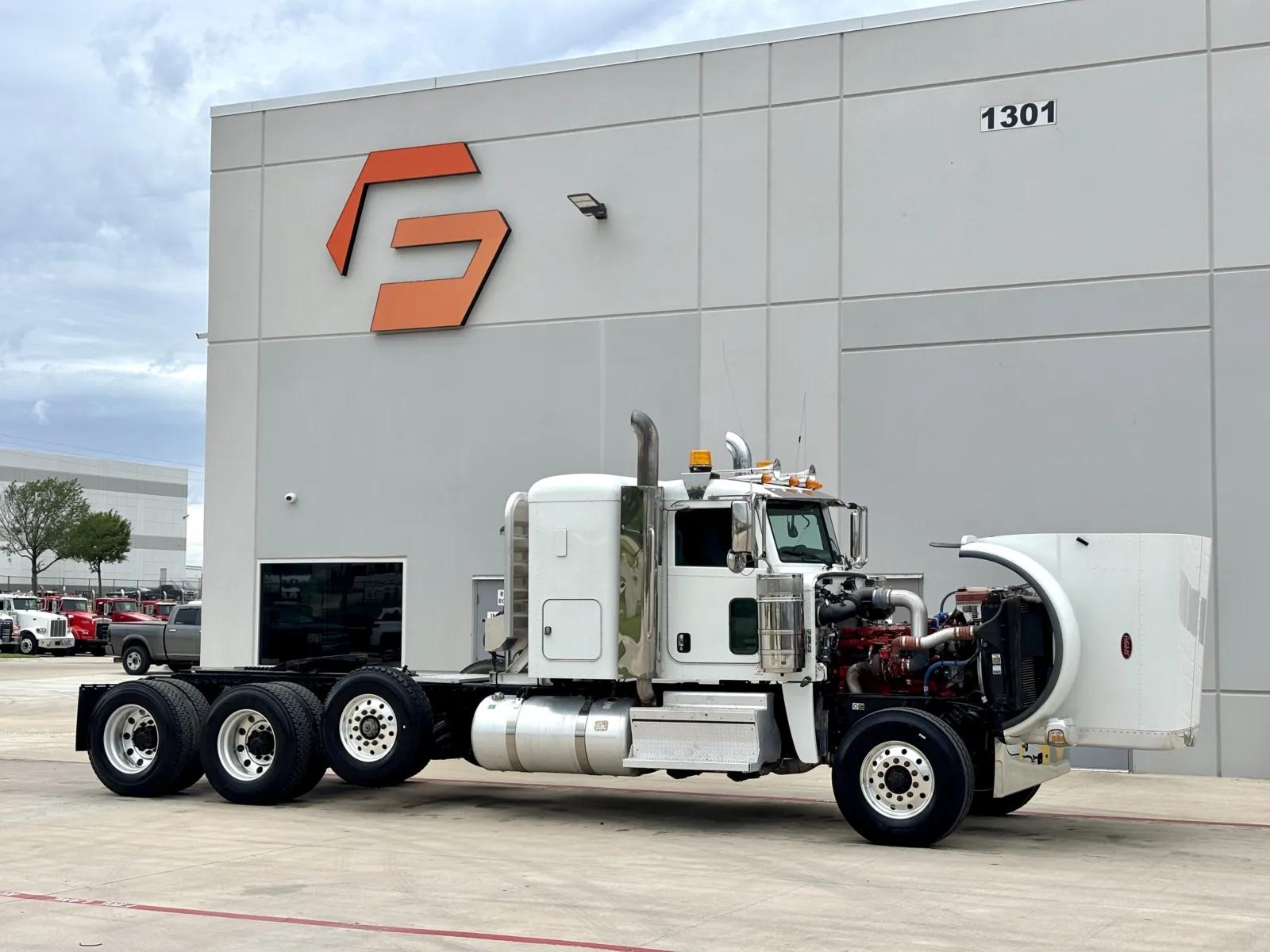 2021 Peterbilt 389 in Hutchins, TX — photo 9