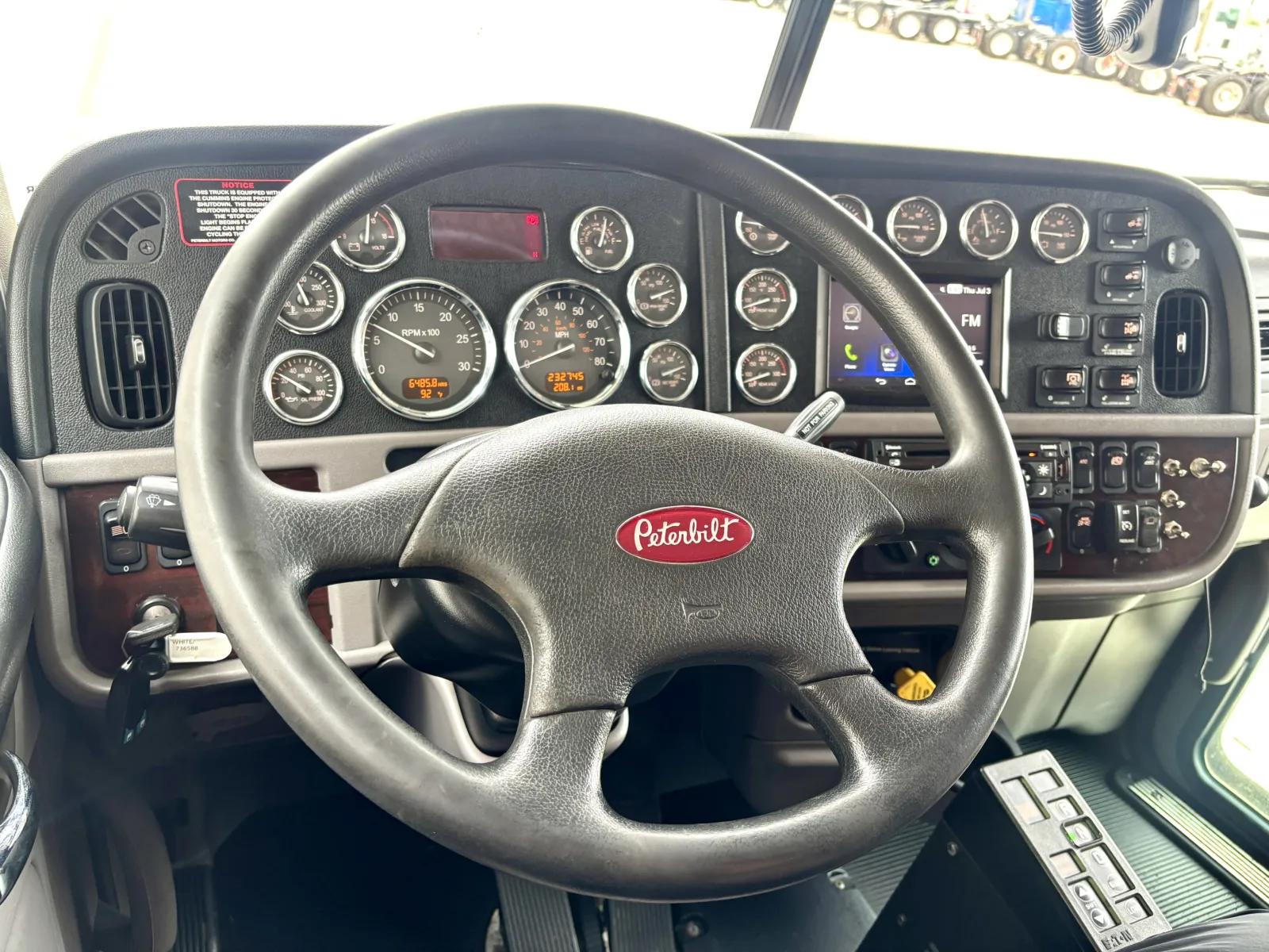 2021 Peterbilt 389 in Hutchins, TX — photo 16
