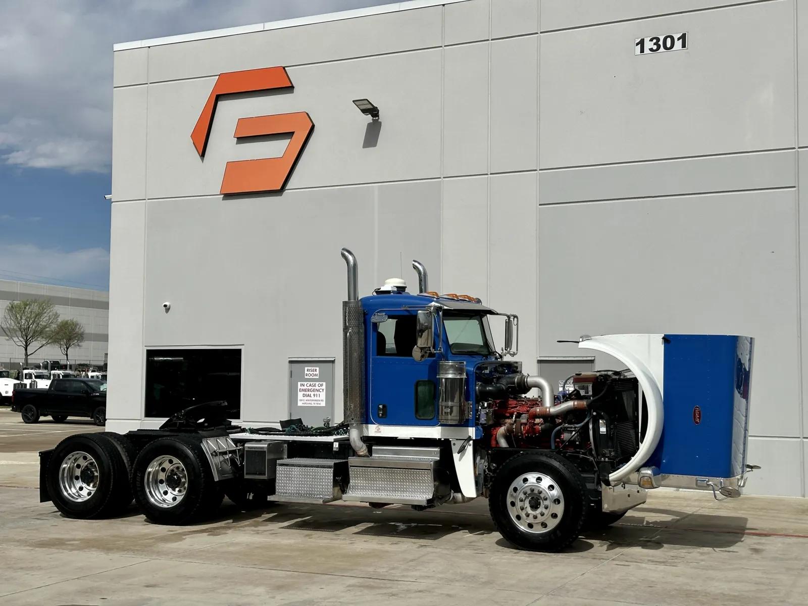2018 Peterbilt 389 in Hutchins, TX — photo 9
