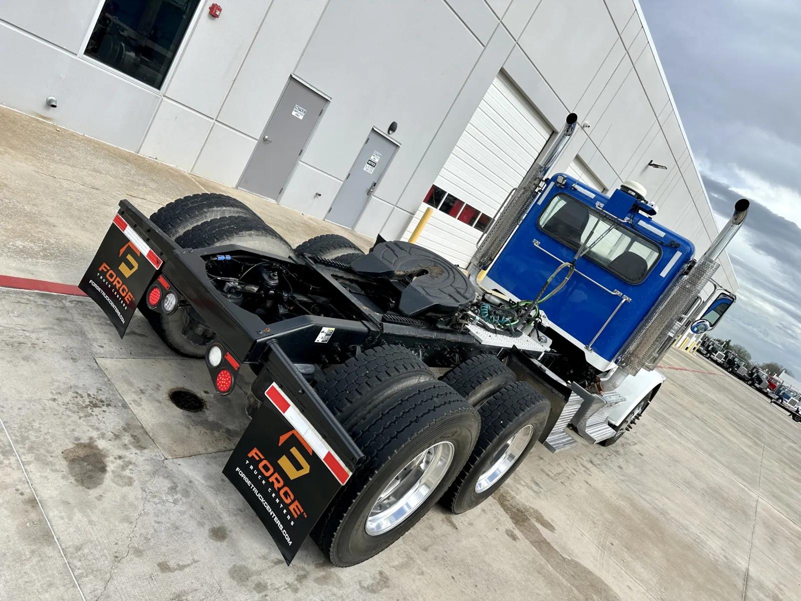 2018 Peterbilt 389 in Hutchins, TX — photo 11
