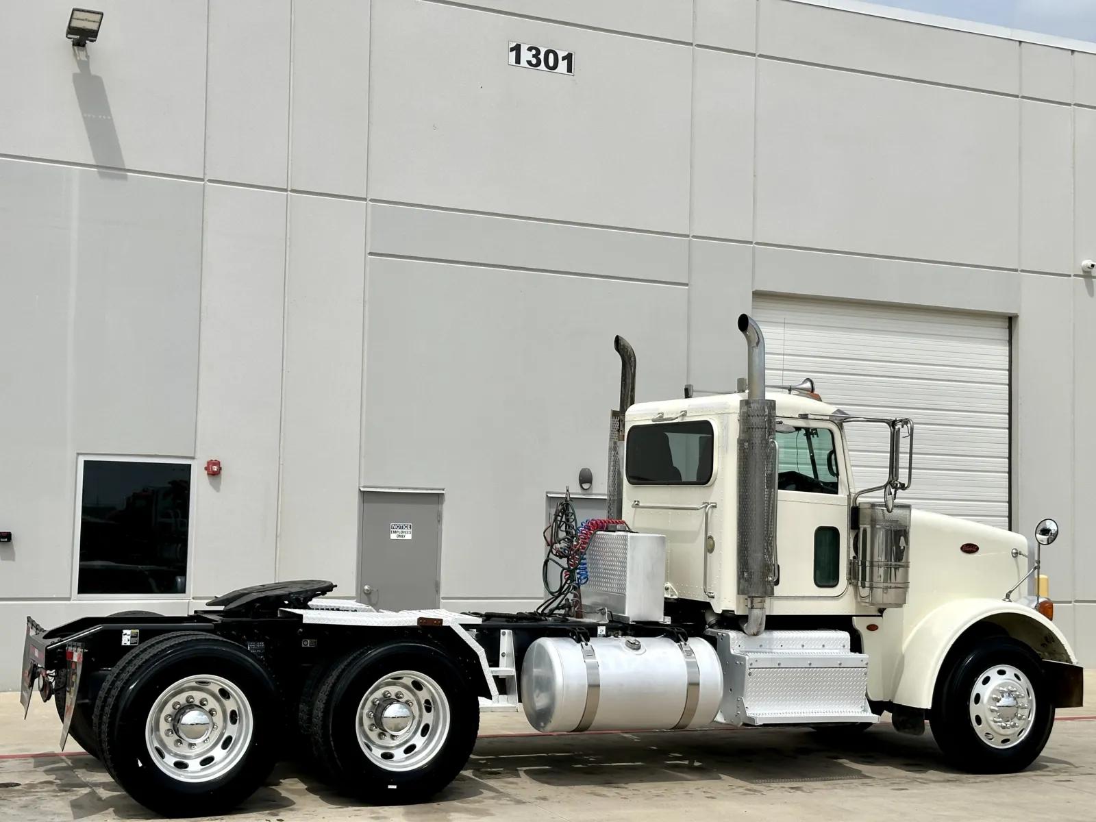 2012 Peterbilt 367 in Hutchins, TX — photo 5