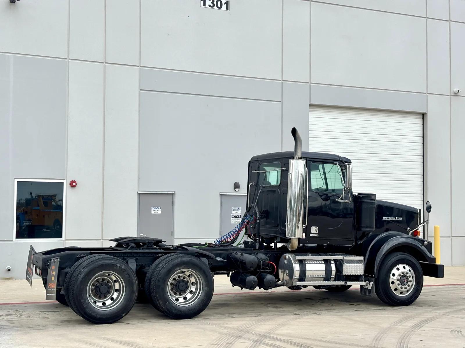 2019 Western Star 4900 in Hutchins, TX — photo 5