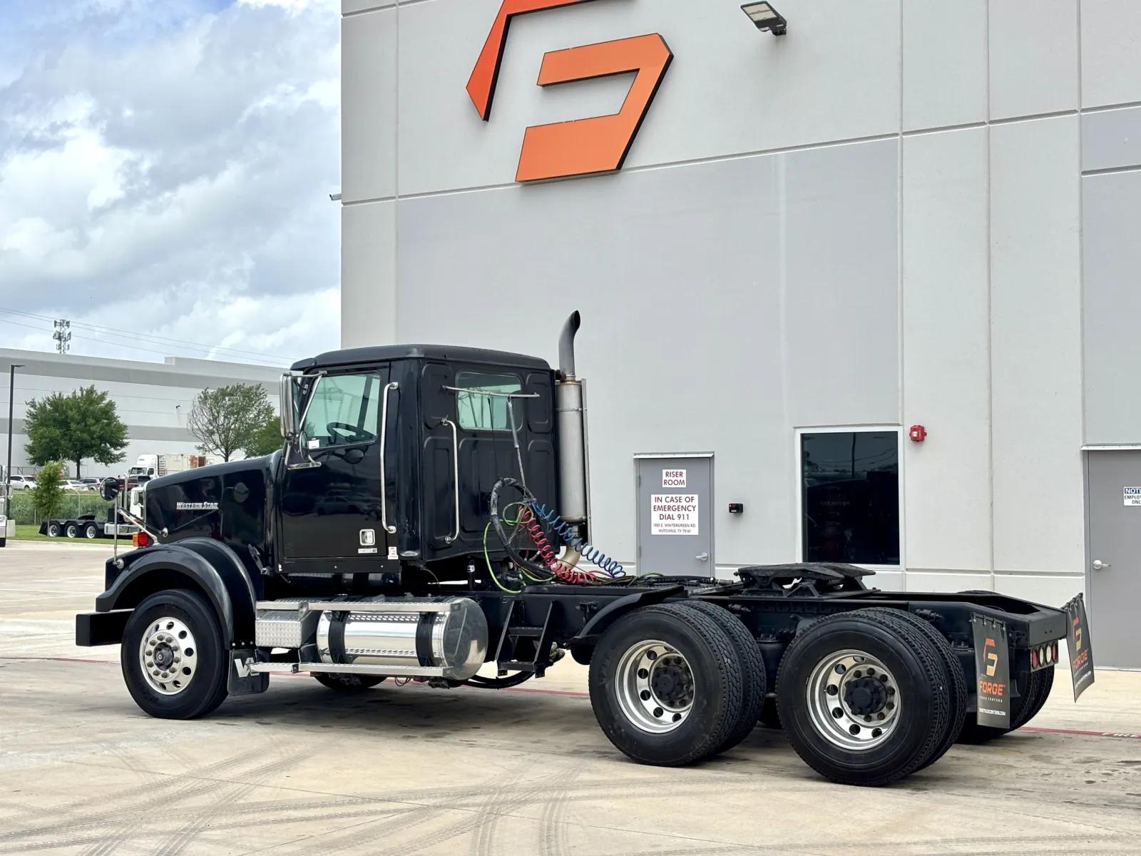 2019 Western Star 4900 in Hutchins, TX — photo 6