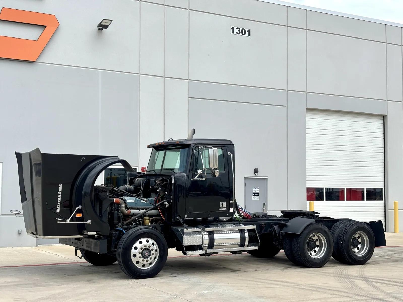 2019 Western Star 4900 in Hutchins, TX — photo 10