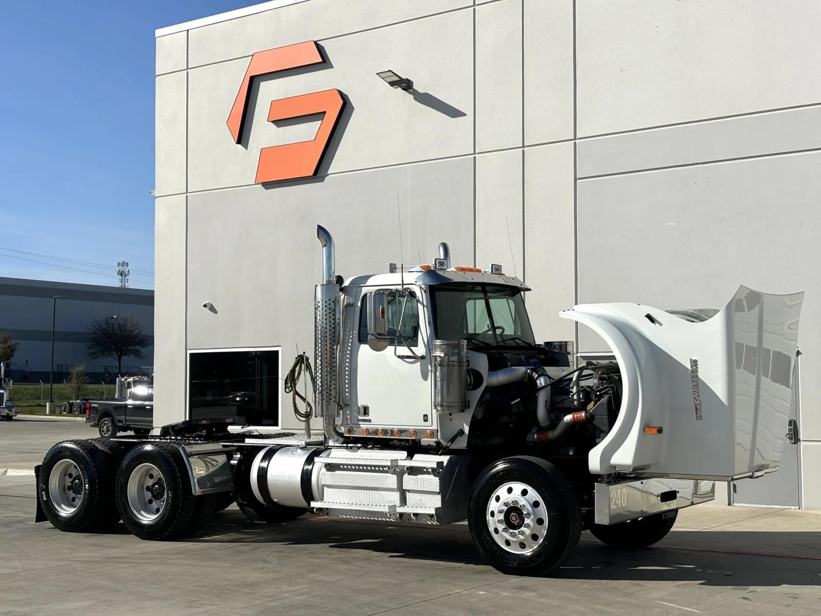 2015 Western Star 4900 in Hutchins, TX — photo 9