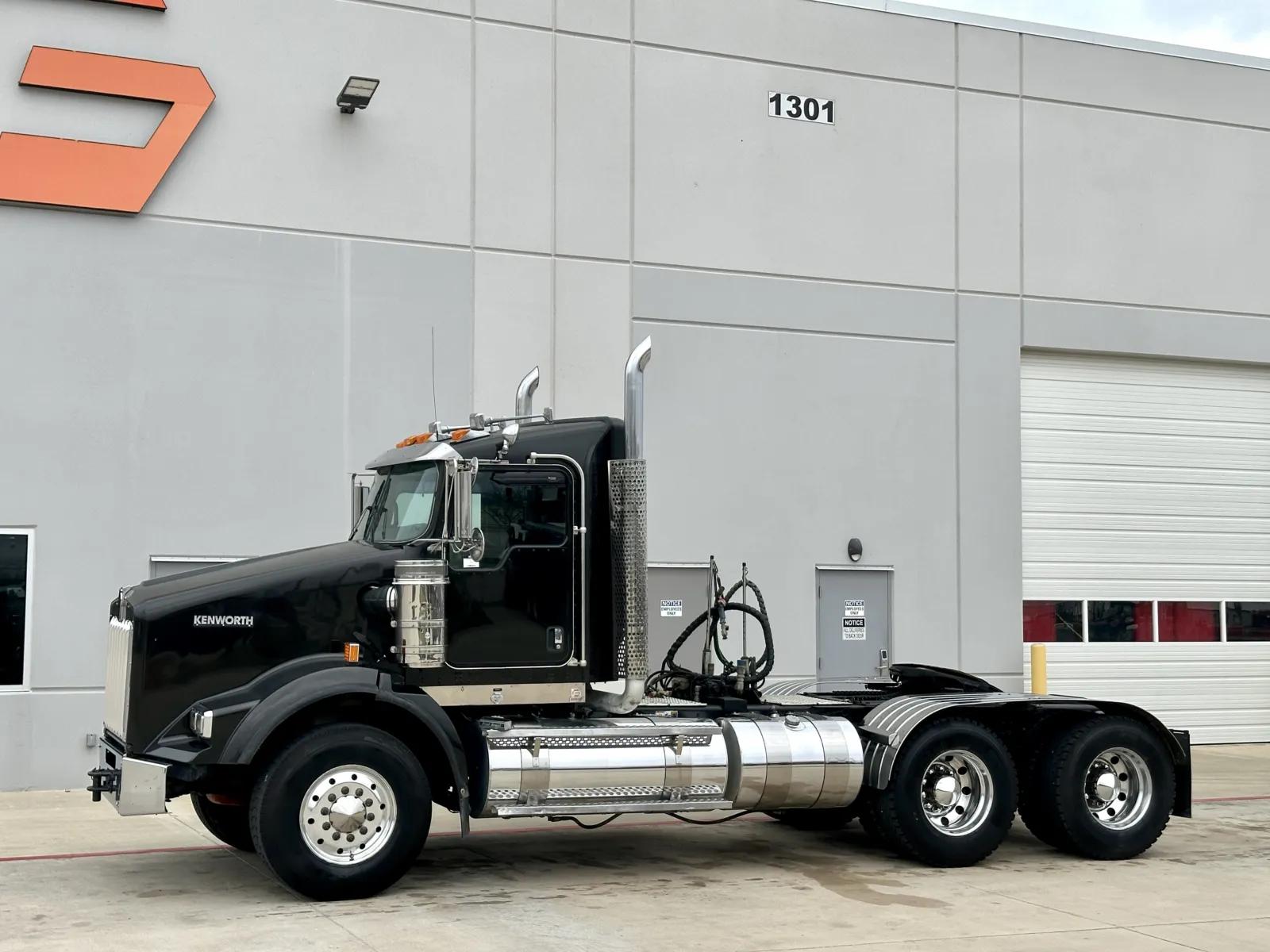 2015 Kenworth T800 in Hutchins, TX — photo 2