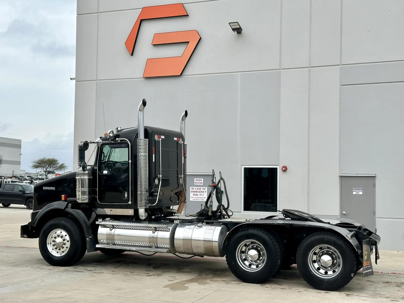 2015 Kenworth T800 in Hutchins, TX — photo 6
