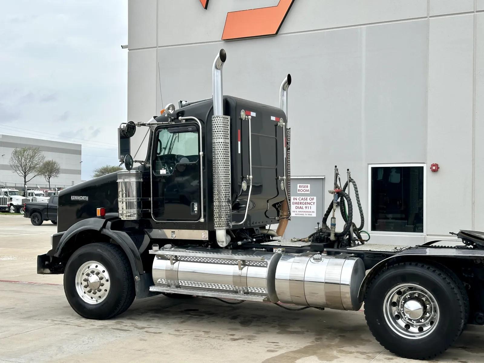 2015 Kenworth T800 in Hutchins, TX — photo 8