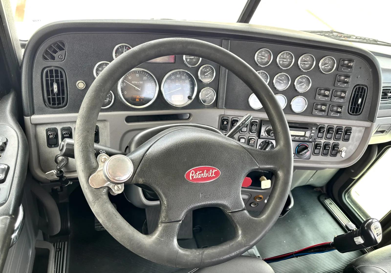2012 Peterbilt 388 in Hutchins, TX — photo 16