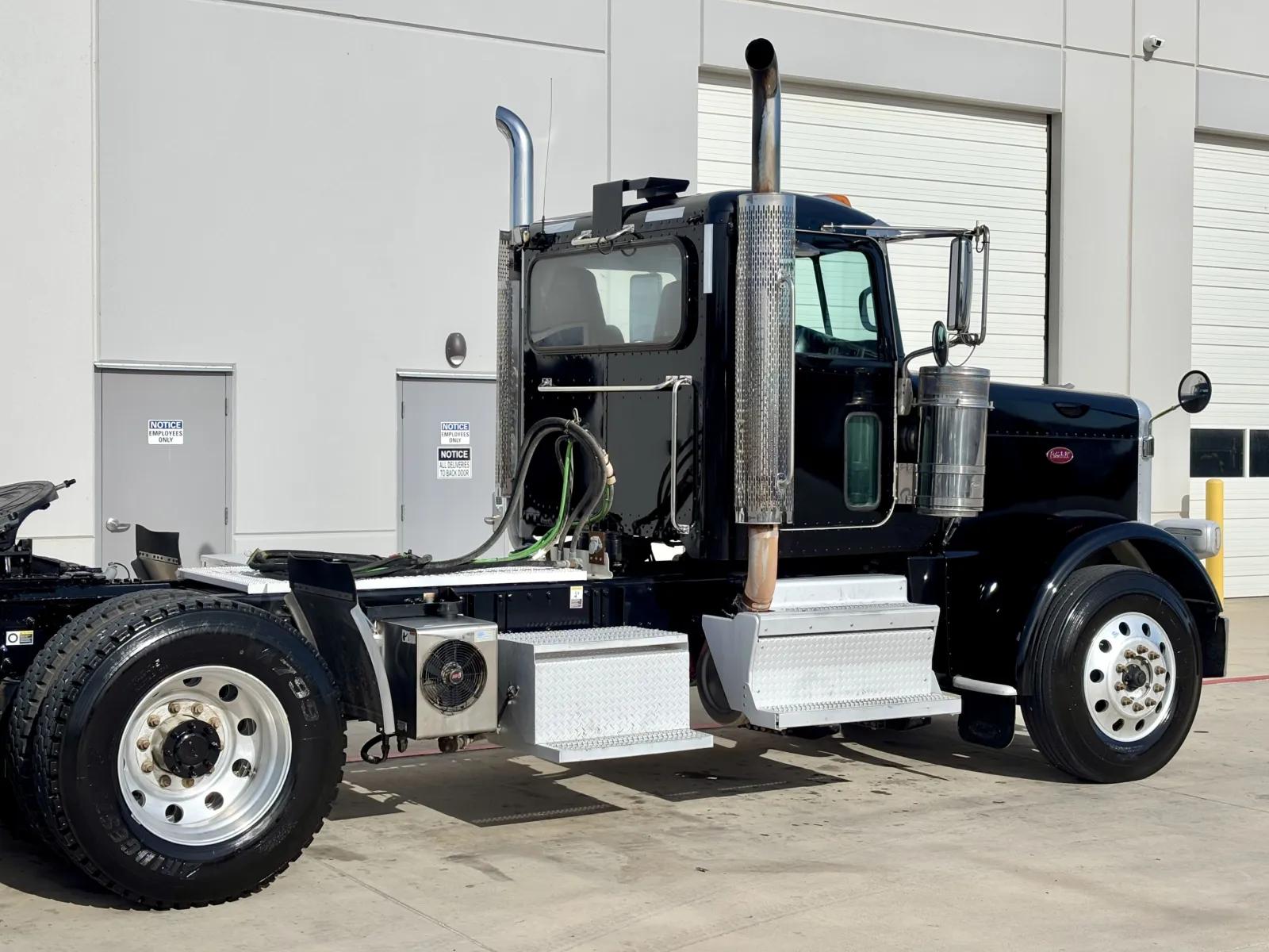 2018 Peterbilt 389 in Hutchins, TX — photo 7