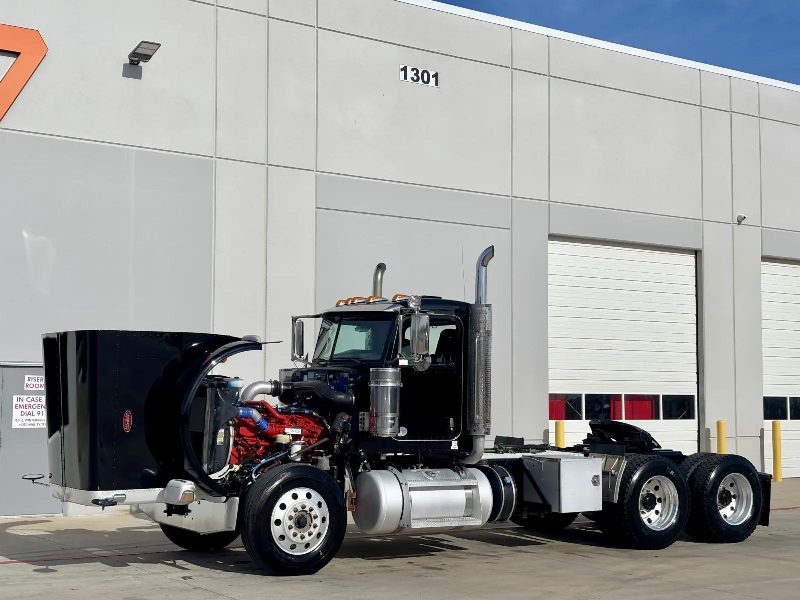 2018 Peterbilt 389 in Hutchins, TX — photo 10