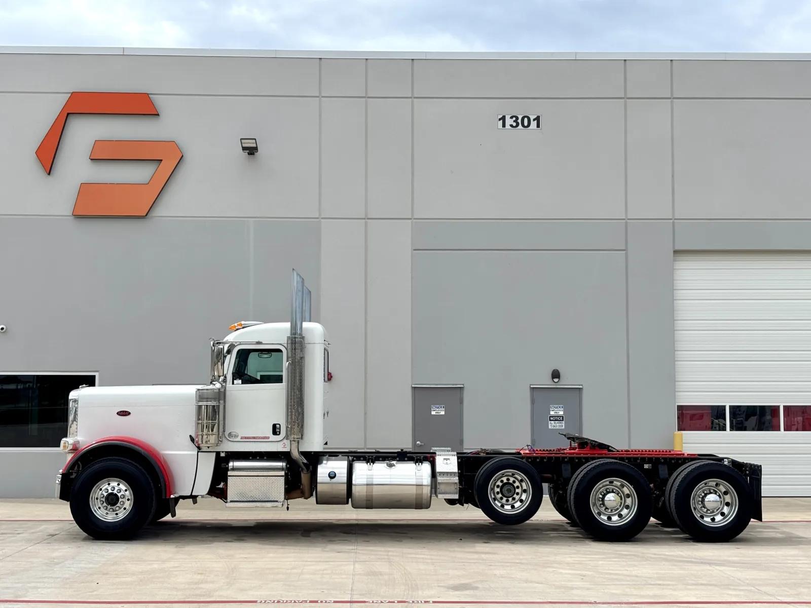 2019 Peterbilt 389 in Hutchins, TX — photo 4