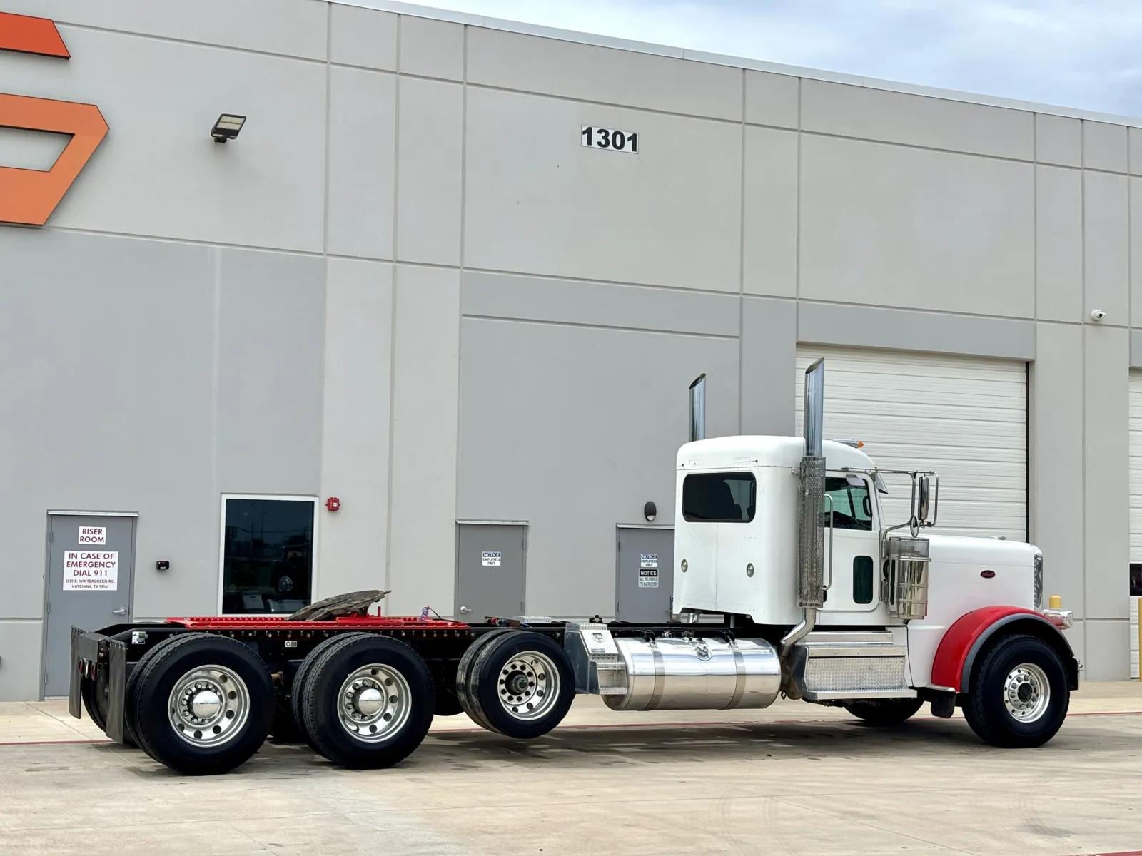 2019 Peterbilt 389 in Hutchins, TX — photo 5