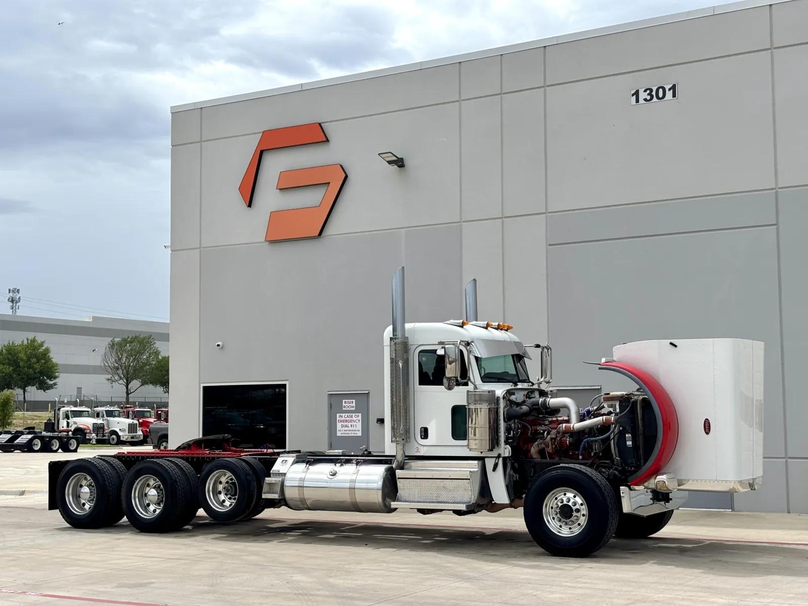 2019 Peterbilt 389 in Hutchins, TX — photo 9
