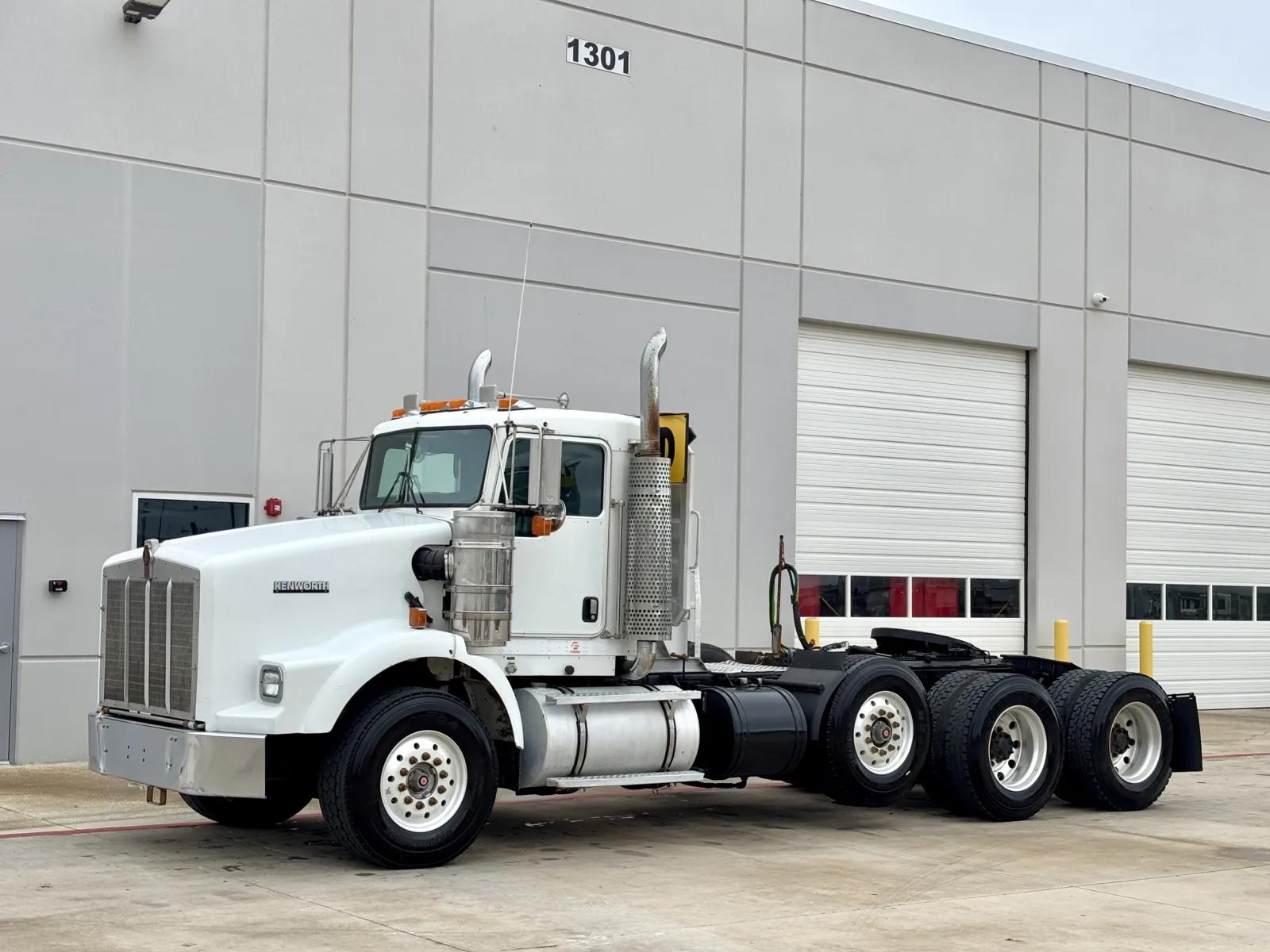 2005 Kenworth T800 in Hutchins, TX — photo 2