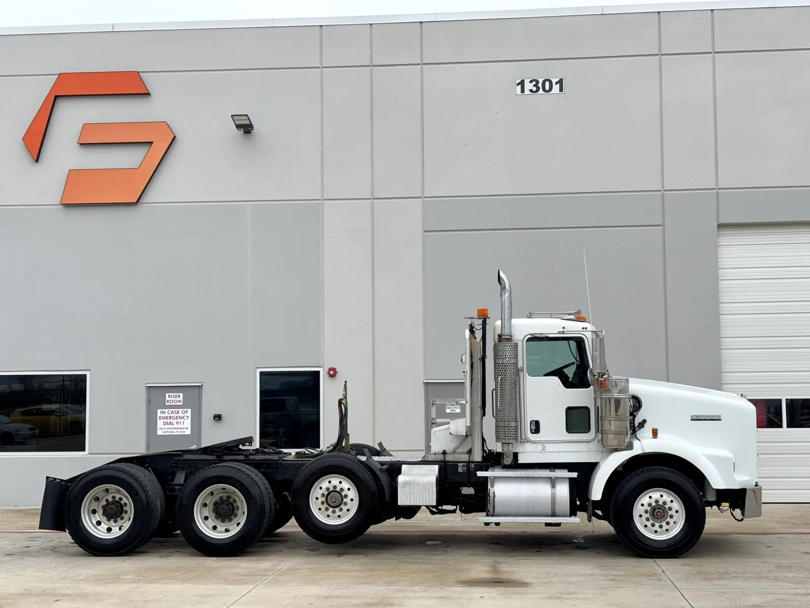 2005 Kenworth T800 in Hutchins, TX — photo 3