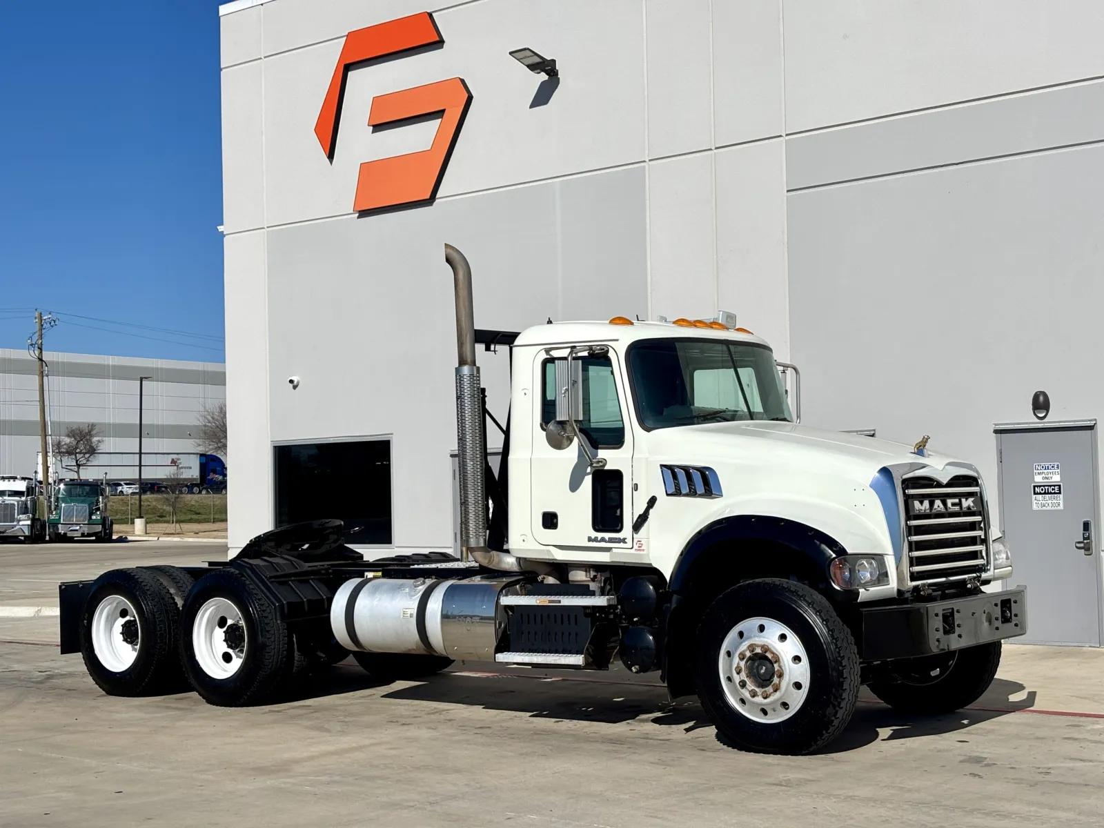 2016 Mack Granite