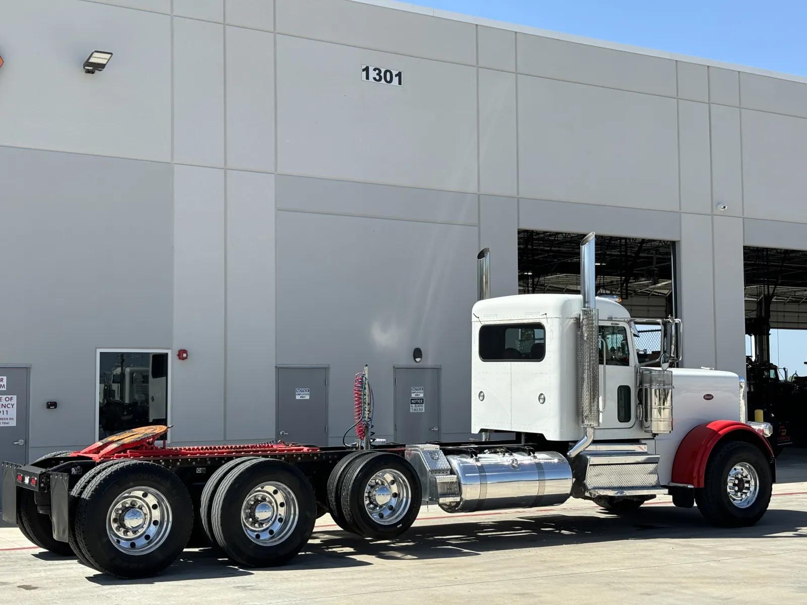 2019 Peterbilt 389 in Hutchins, TX — photo 5